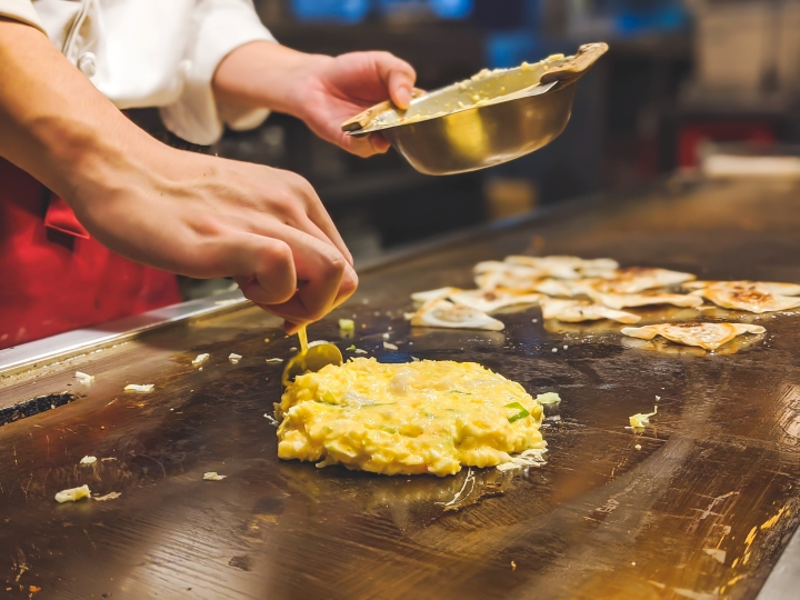 Okonomiyaki: experimente o prato típico de Hiroshima e Osaka